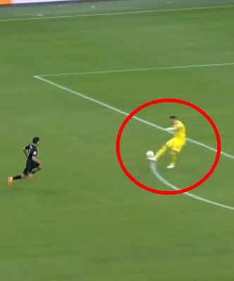 Koszmarny błąd bramkarza. Jego drużyna walczyła o awans [WIDEO]