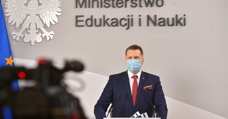Kiedy powrót dzieci do szkół? Minister Czarnek podjął decyzję, "szkoła się odradza"
