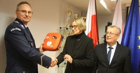 Defibrylator na wyposażeniu staszowskiej jednostki
