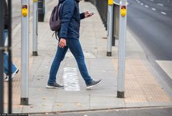 Uczniów czekają zmiany. Kolejny kraj zakazuje smartfonów w szkole