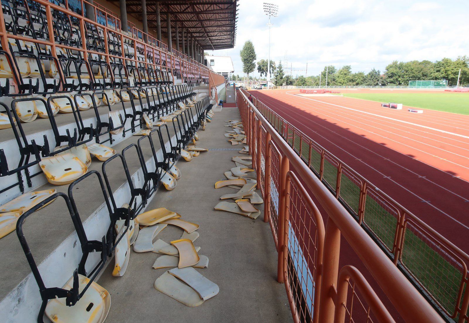 Stadion lekkoatletyczny im. Wiesława Maniaka w Szczecinie.