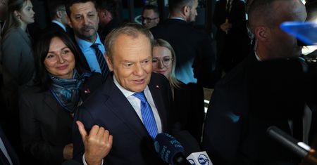 Wzrost poparcia KO, spadek PiS. Jak wypadły pozostałe partie?