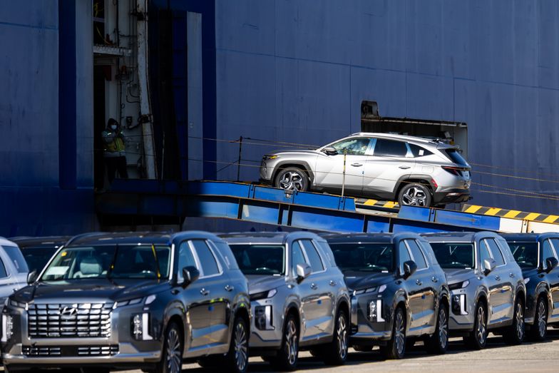 Branża motoryzacyjna walczy z czasem. Chcą zdążyć przed cłami Trumpa