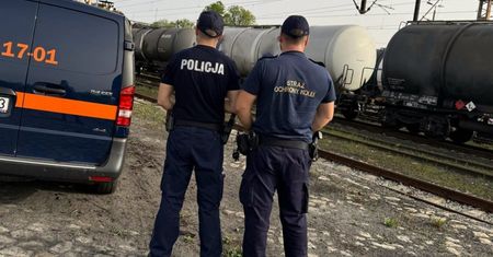 Nieletni graficiarze zatrzymani na gorącym uczynku. Niszczyli wiadukt w Chełmie