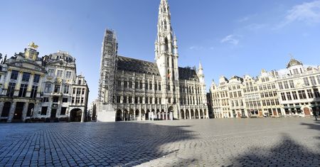 Koronawirus. Nielegalne seks-party w Brukseli. Policja zatrzymała europosła