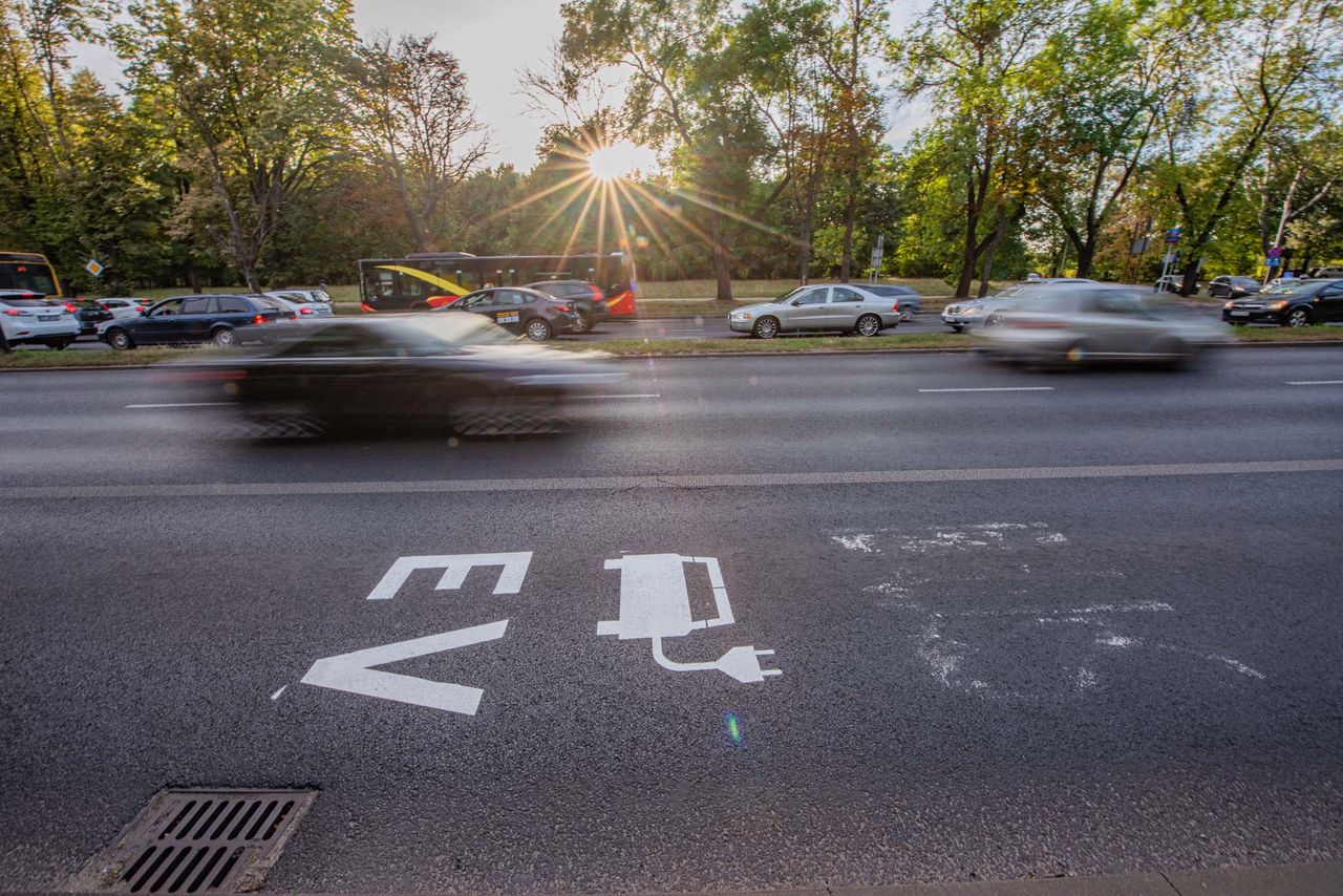 Nowe znaki drogowe, które dotyczą tylko garstki kierowców