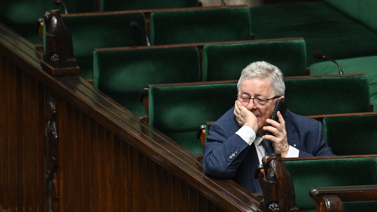 WARSAW, POLAND - MARCH 07:  Poland's Minister of Agriculture, Czeslaw Siekierski takes part on the resolution reading to ban Russian and Belarussian agricultural products in Warsaw, Poland on March 07, 2024. The voting on the resolution comes after the Polish Prime Minister, Donald Tusk visit to Vilnius, where he called on the European Commission to impose sanctions on agricultural products from Russia, Belarus. (Photo by Omar Marques/Anadolu via Getty Images)