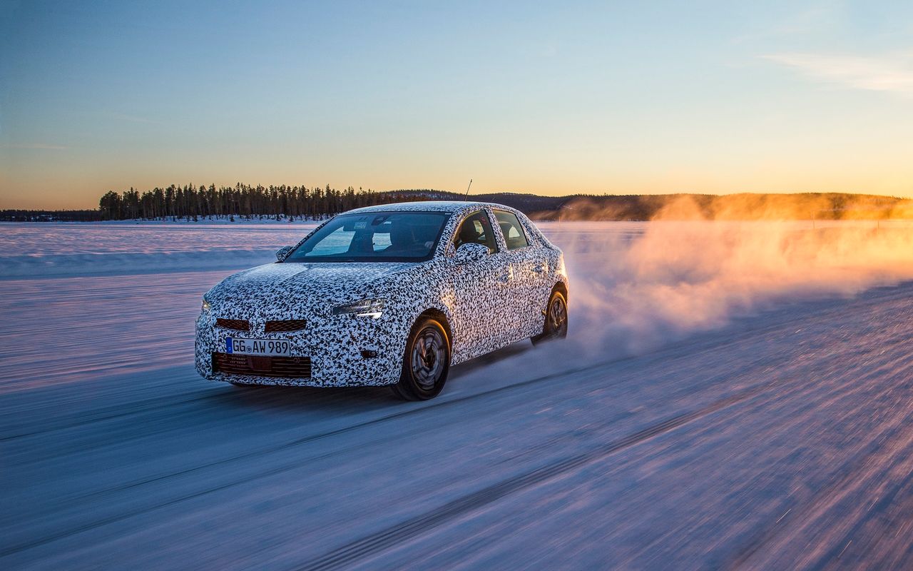 Nowy Opel Corsa testowany tuż przed premierą.