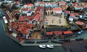 Kampery zalały mazurski kurort. "Mieszkańcy zaczęli się denerwować"