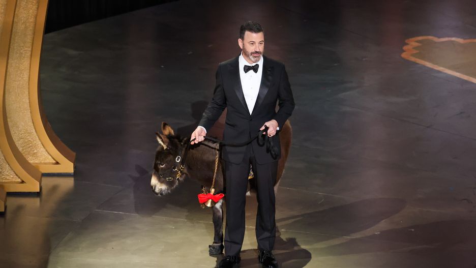 Jimmy Kimmel w pewnym momencie wprowadził na scenę osła