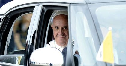 82 tys. dol. za czarnego Fiata. Jeździł nim papież Franciszek