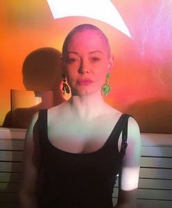 "Chosen": Rose McGowan przeszła przerażającą metamorfozę