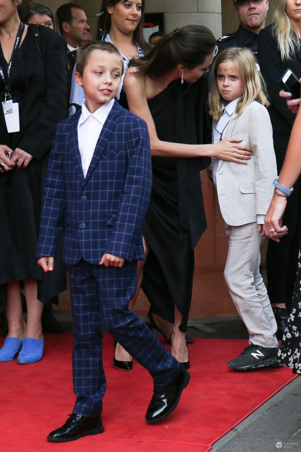 Angelina Jolie z dziećmi na premierze filmu "Najpierw zabili mojego ojca"