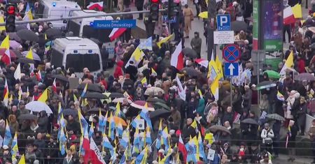 Ulicami Warszawy przeszedł marsz papieski dla uczczenia pamięci Jana Pawła II