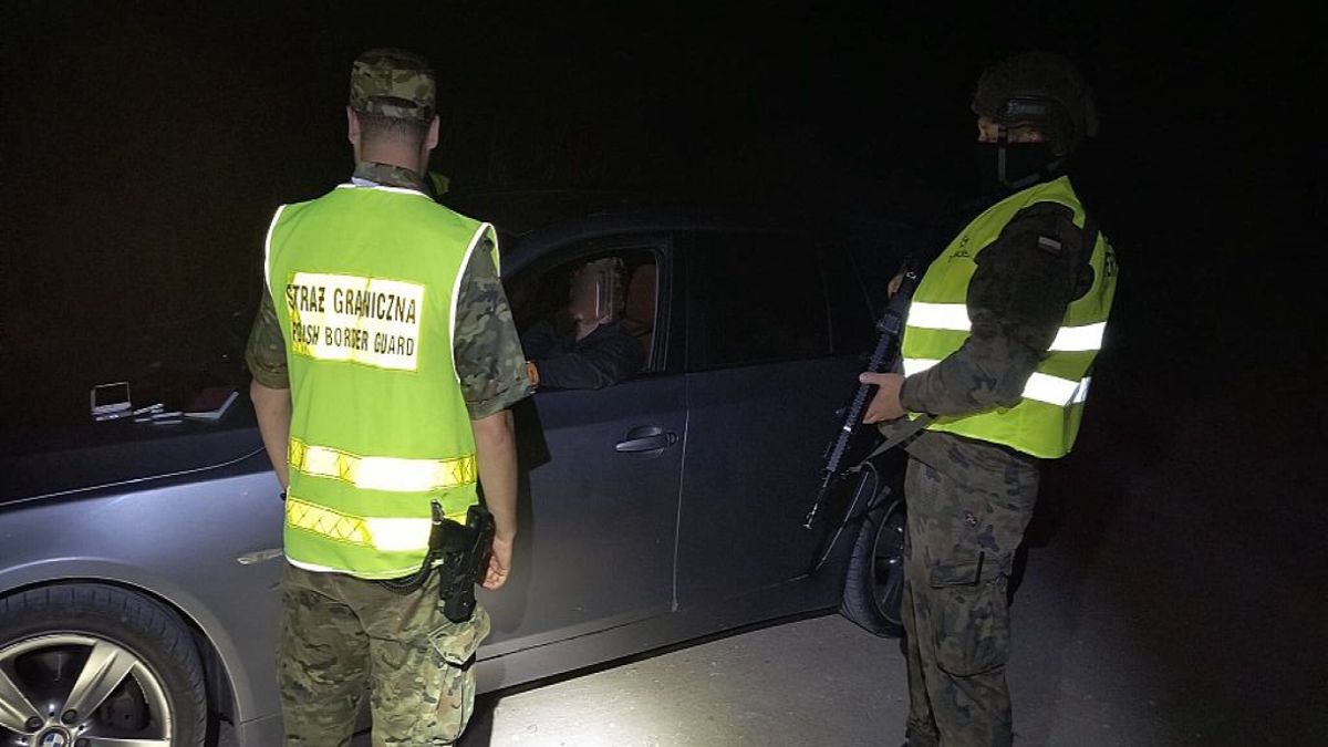 Nielegalnie przekraczali granicę, by kupować auta