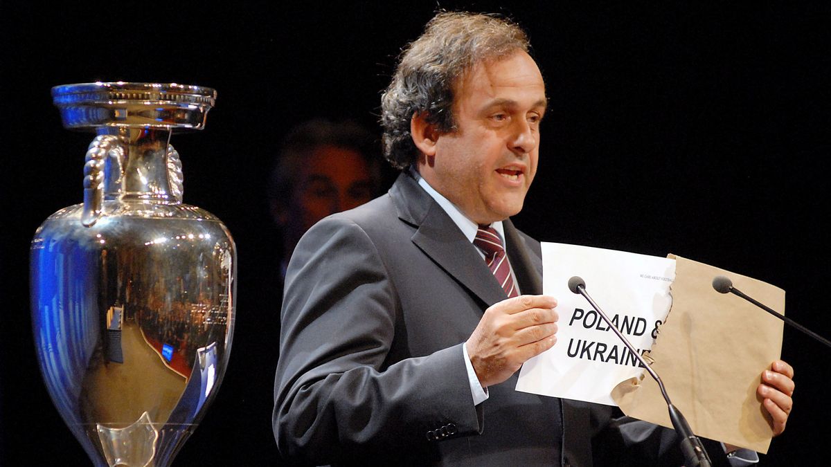 PAP/EPA / Andy Rain / Michel Platini ogłasza gospodarza Euro 2012