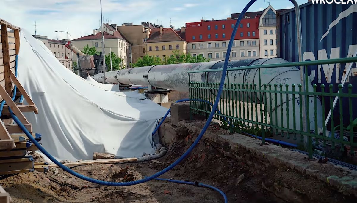 Wrocław. Wydrążono pierwszy mikrotunel pod Odrą. Rura ciepłowniczą nie będzie już szpecić Mostu Pomorskiego