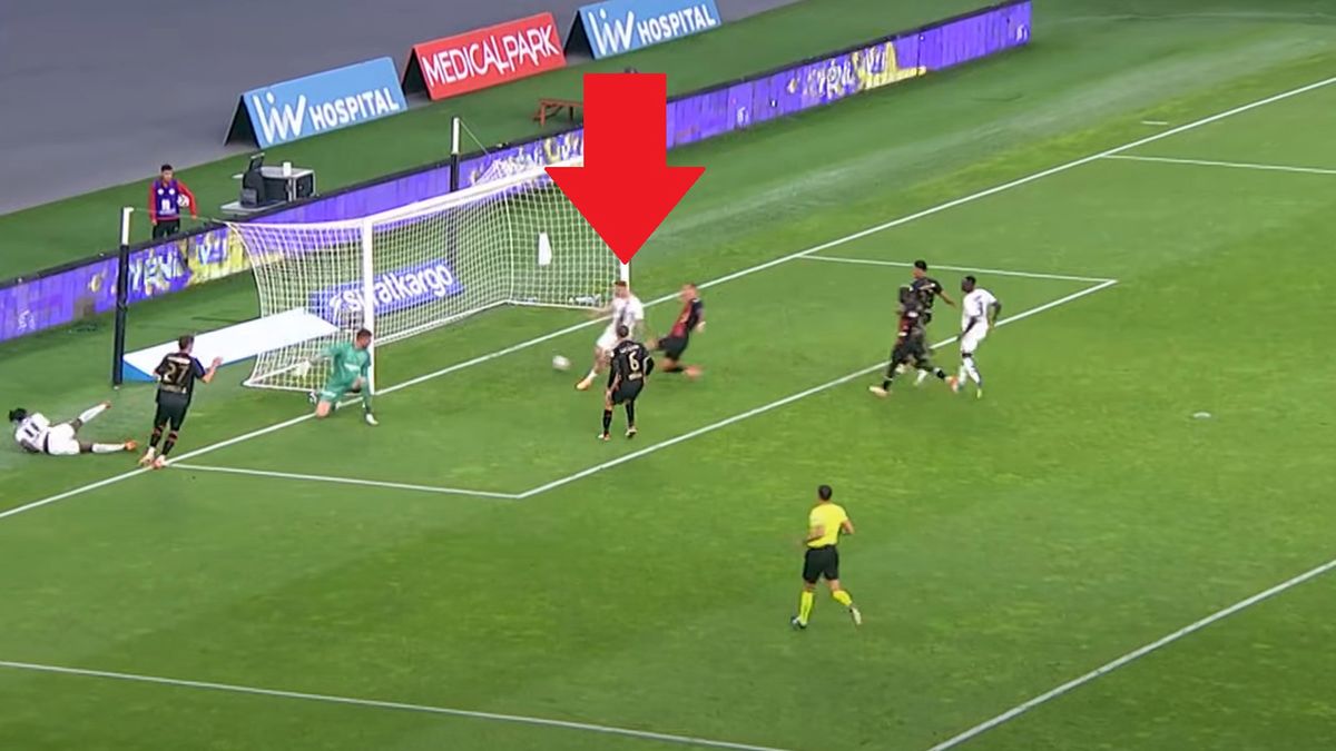 Twitter / beIN SPORTS Turkiye / Na zdjęciu: gol Kozłowskiego