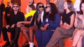 Na zdjęciu Serena Williams. Teraz spójrz, kto siedzi dwa miejsca obok