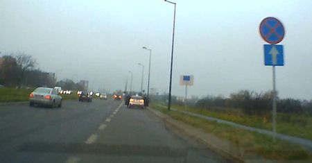 Lublin. Egzaminator zatrzymał auto na pasie włączania, gdzie przesiadł się z kursantem