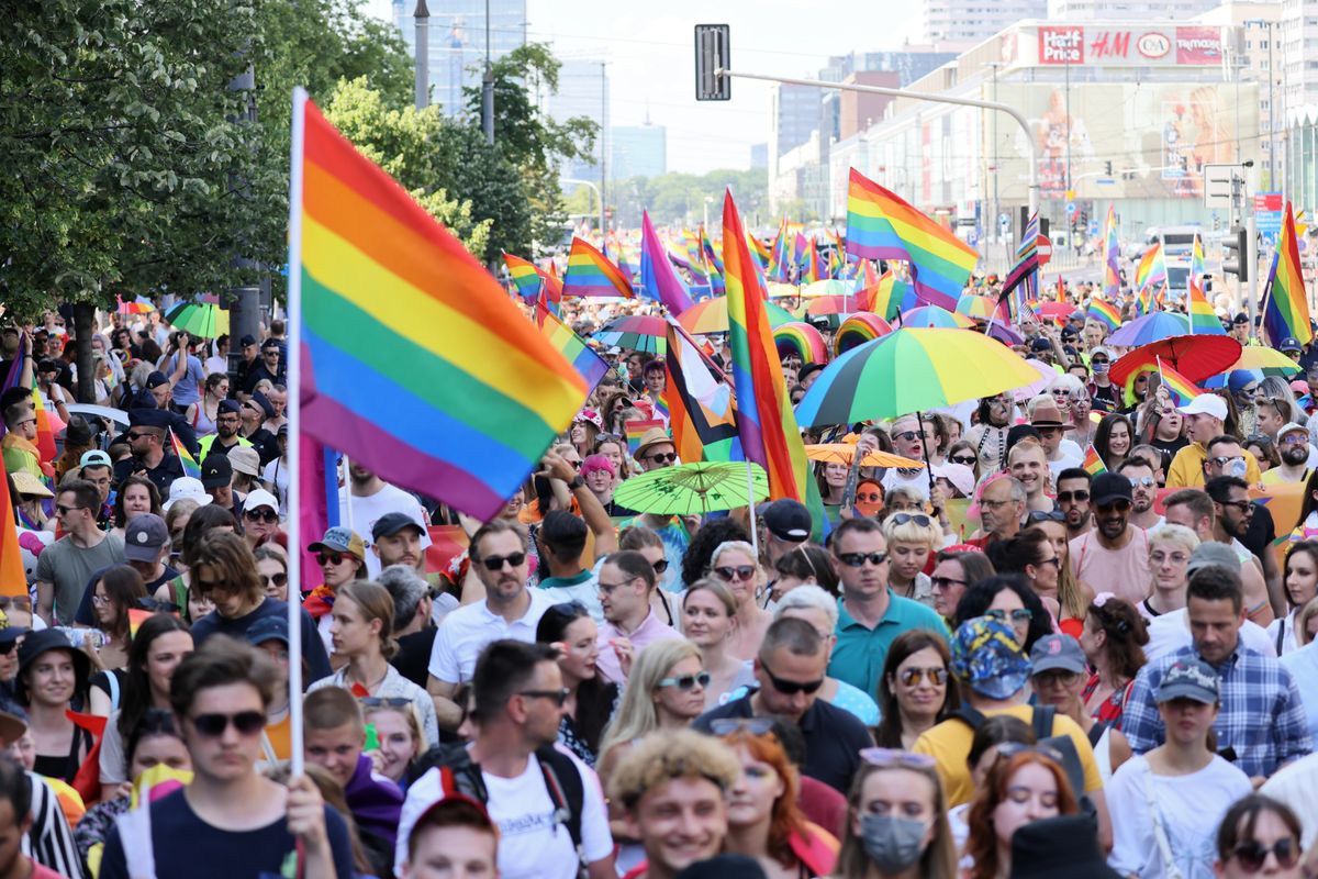 Europarlament podjął decyzję ws. małżeństw jednopłciowych i związków partnerskich 
