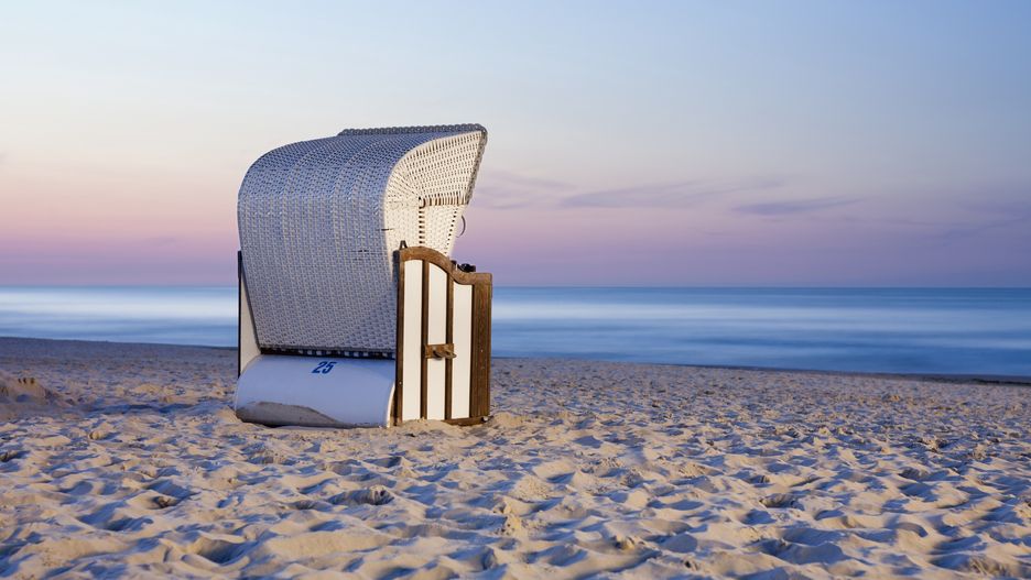 Wicker beach chair at dusk
Wicker beach chair at dusk, Baltic Sea in background - Island of Usedom, Germany.
Jorg Greuel
solitude, contemplation, idyllic, tranquility