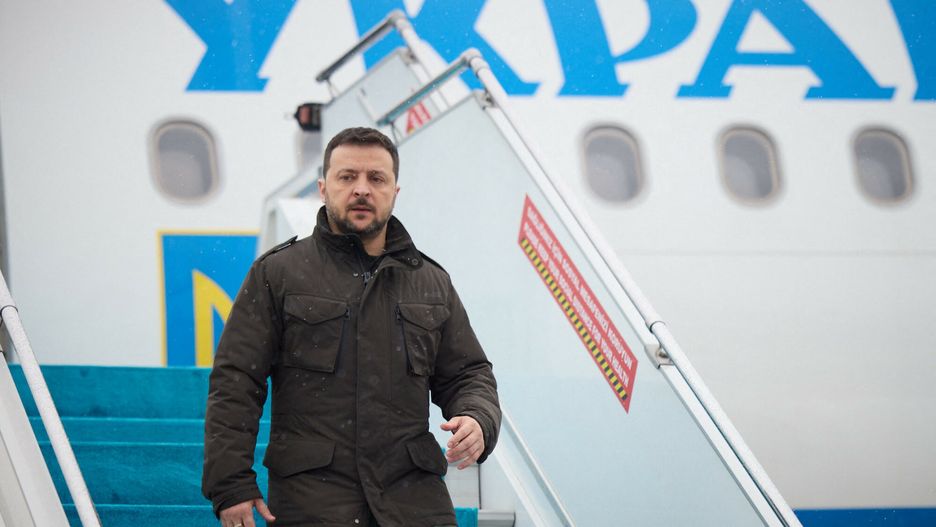 Wo?odymyr Ze?enski w Turcji
This handout photograph taken and released by Ukrainian Presidential Press Service on March 8, 2024, shows Ukrainian President Volodymyr Zelensky arriving in Istanbul for a working visit in Turkey, amid the Russian invasion of Ukraine. (Photo by Handout / UKRAINIAN PRESIDENTIAL PRESS SERVICE / AFP) / RESTRICTED TO EDITORIAL USE - MANDATORY CREDIT "AFP PHOTO / HO / UKRAINIAN PRESIDENTIAL PRESS SERVICE" - NO MARKETING NO ADVERTISING CAMPAIGNS - DISTRIBUTED AS A SERVICE TO CLIENTS
HANDOUT