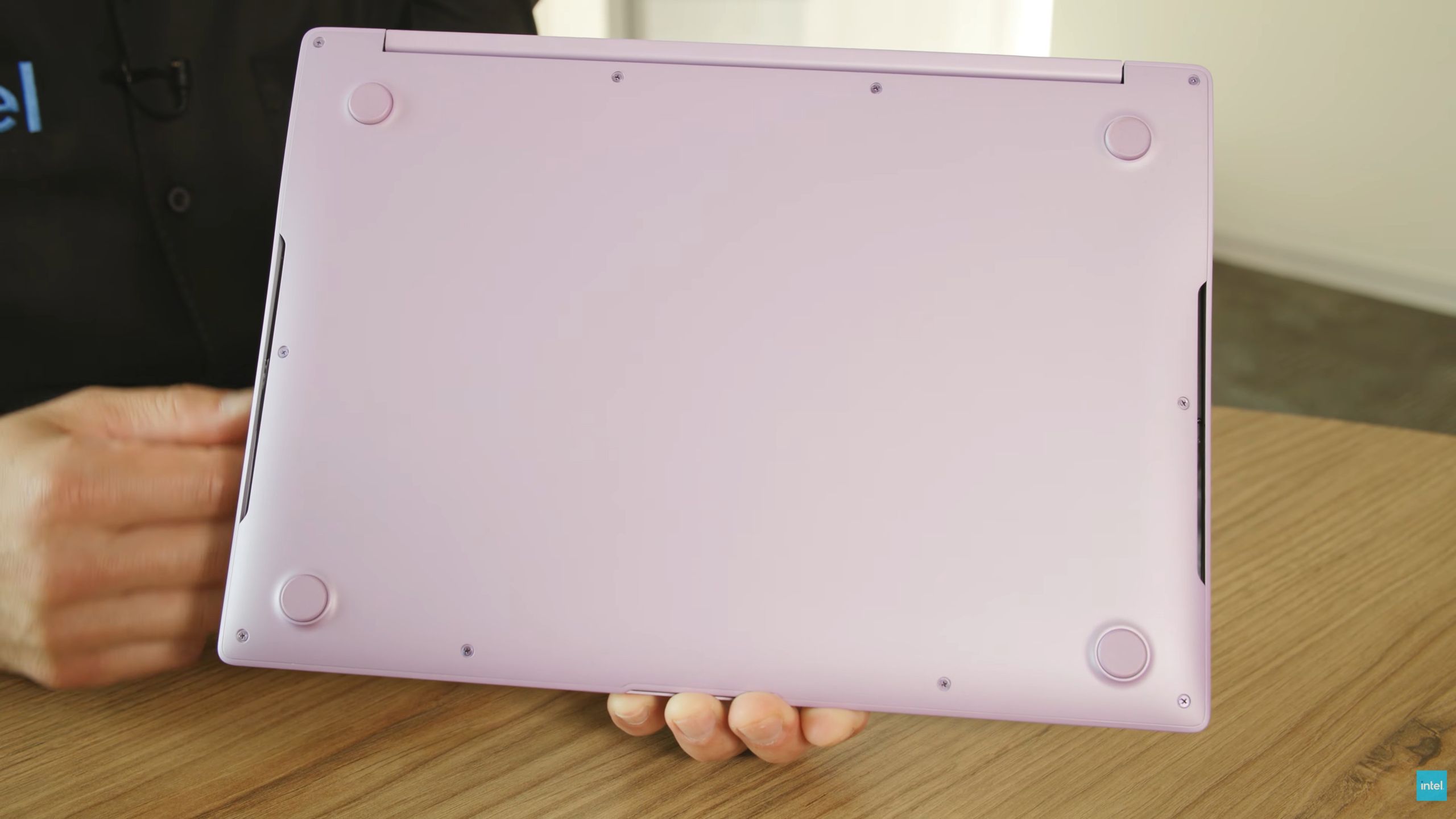 Przykładowy laptop opracowany zgodnie z koncepcją Intel Firefly