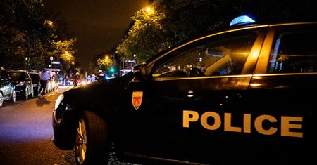 Zobaczyli meble na śmietniku. Zajrzeli do środka. Oniemieli