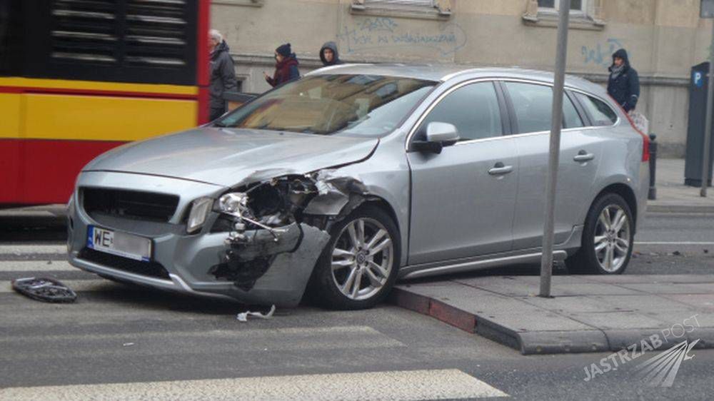 Rozbite Volvo Mai Bohosiewicz Fot. screen z TVN Warszawa  fot. Tomasz Zieliński/ tvnwarszawa.p