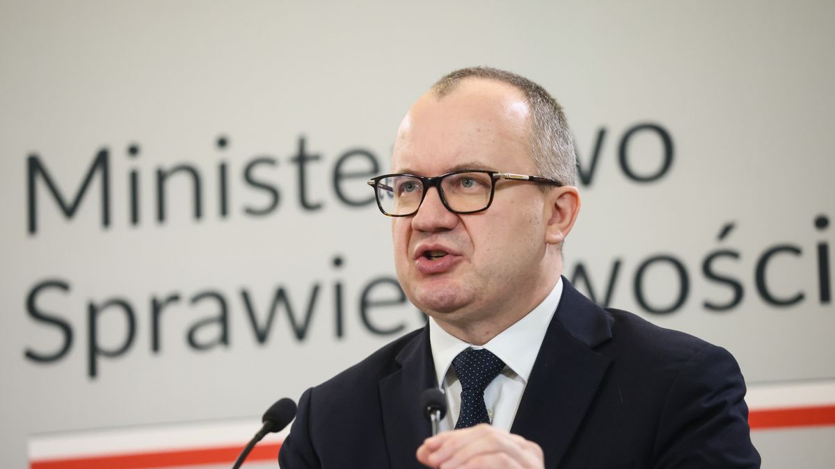 Warszawa, 03.02.2025. Minister sprawiedliwości, prokurator generalny Adam Bodnar podczas konferencji prasowej w Ministerstwie Sprawiedliwości w Warszawie, 3 bm. Konferencja dotyczyła nowych projektów ustaw przygotowanych przez Komisję Kodyfikacyjną Ustroju Sądownictwa oraz Prokuratury, a także sytuacji w polskim sądownictwie. (sko) PAP/Leszek Szymański