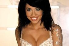 Omenaa jest zbyt seksowna, by zrobić karierę