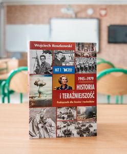 "Całkowicie upolityczniony". Nauczyciele chcą bojkotować podręcznik do HIT-u