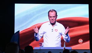 Tusk w TVP. Uwagę przykuł jeden szczegół