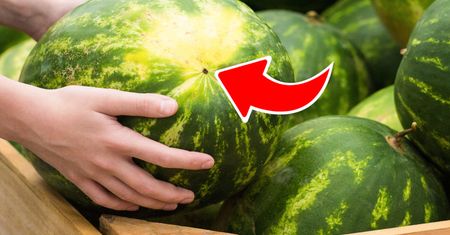 Tak rozpoznasz słodkiego arbuza. Drobniutki szczegół zauważysz już w sklepie