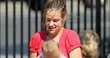 Alicja z synkiem w parku