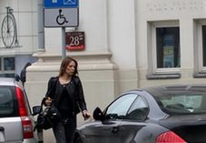 Gwiazdy parkują na miejscach dla inwalidów!