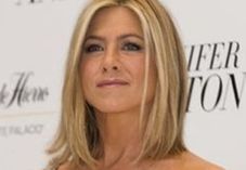 Jennifer Aniston promuje swoje perfumy