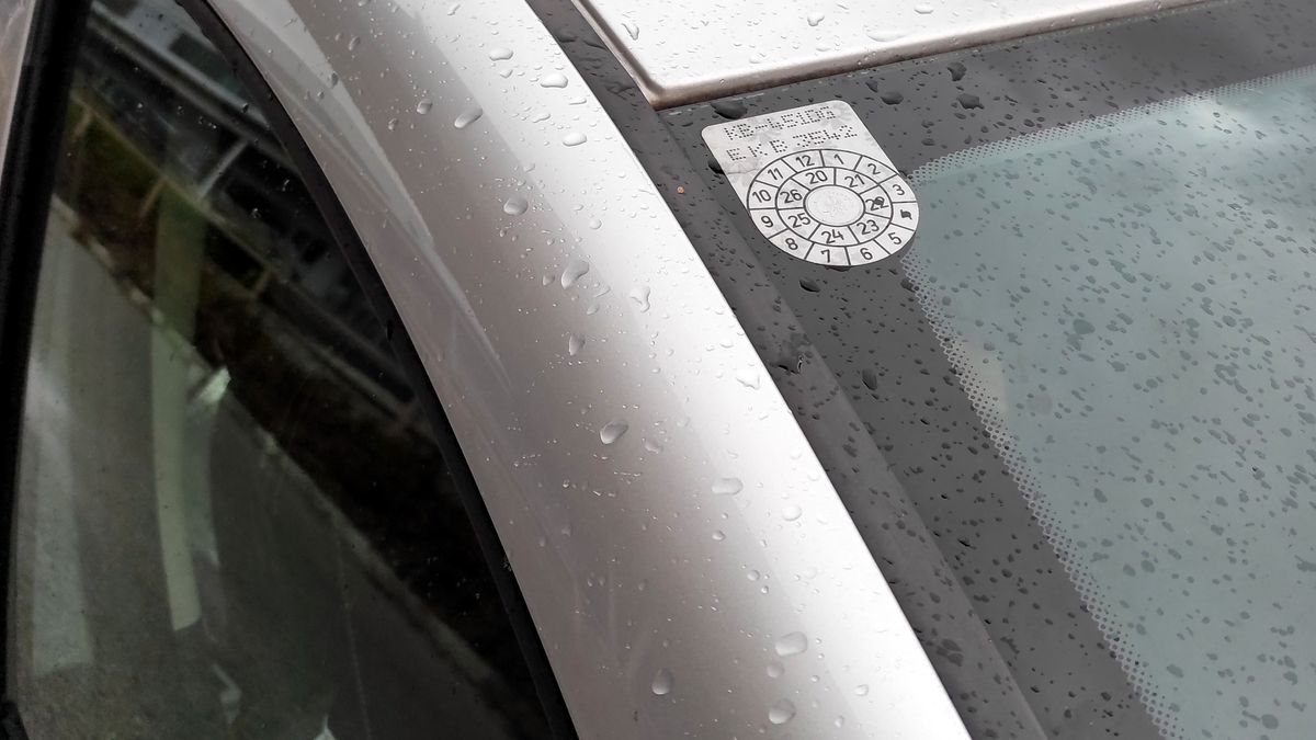 Podobne naklejki są już w innych krajach. Otrzymanie tej polskiej będzie kosztowało do 5 zł. Za jej brak będzie można zapłacić 500 zł kary