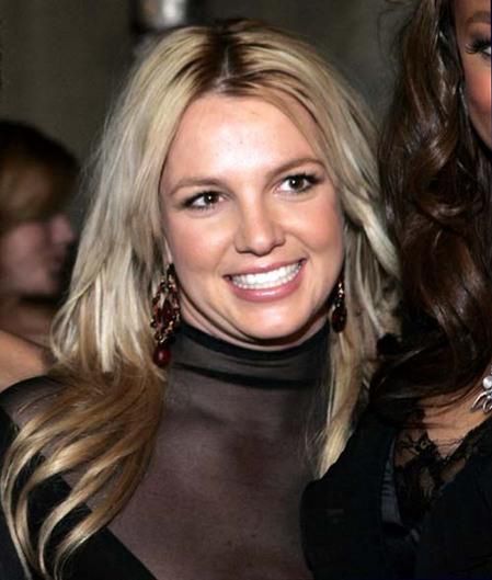 Britney Spears współczesną dziewicą Maryją?