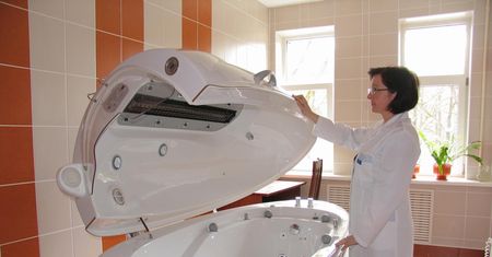 Polacy leczą się na Białorusi. Tomografia, zabiegi i rehabilitacja nawet o połowę taniej