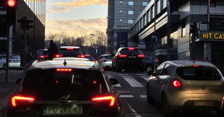 Totalny paraliż Poznania! Kierowcy pytają: Po co ten pas dla rowerów, skoro całe centrum stoi w korkach?!