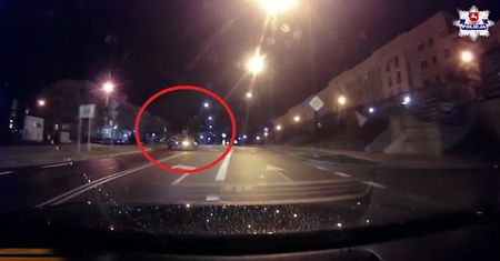 Jechał bez świateł i pod prąd. Zauważył go policjant po służbie