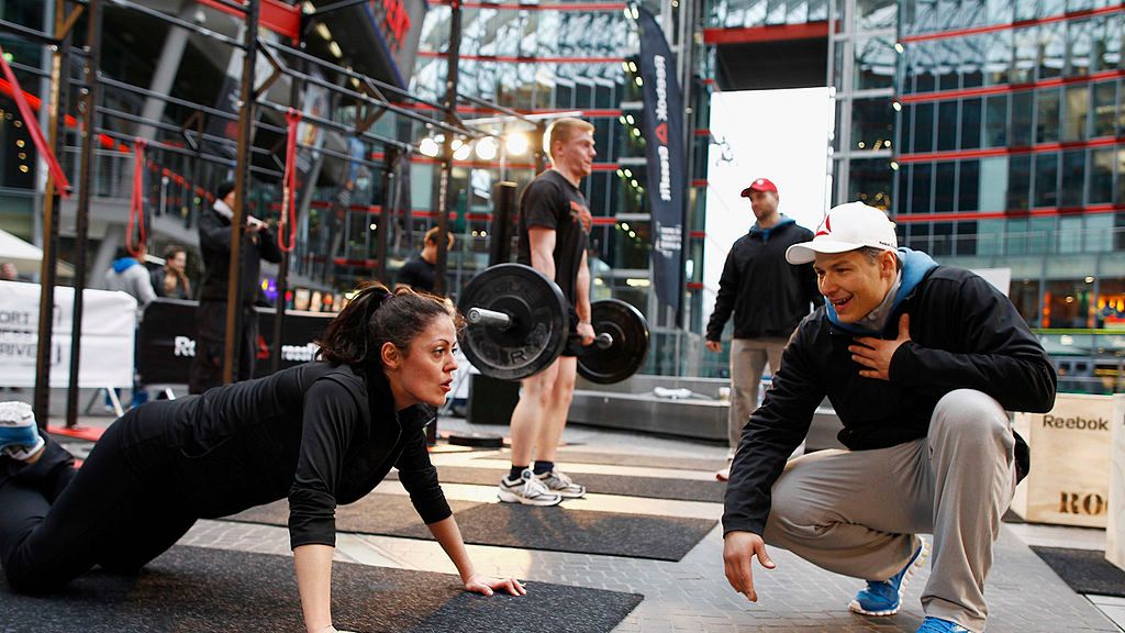 Zdjęcie okładkowe artykułu: Getty Images /  Andreas Rentz / Na zdjęciu: zajęcia fitness