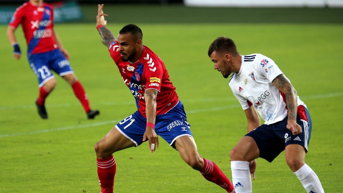 PAP / Andrzej Grygiel / Na zdjęciu: Przemysław Wiśniewski (z prawej) i Felicio Brown Forbes (z lewej)