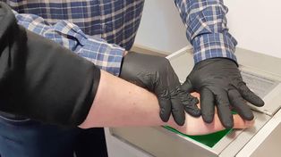 Warszawa: Okradał własnego pracodawcę przez dwa miesiące. 19-latek wyniósł towar za 13 tysięcy złotych