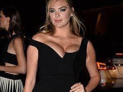 Kate Upton w małej czarnej od Stelli McCartney