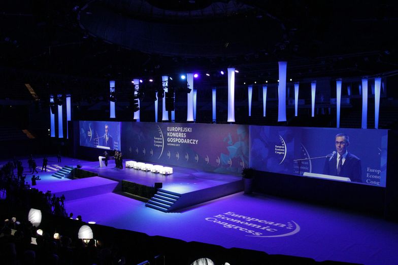 Spodek i Międzynarodowe Centrum Kongresowe w Katowicach z Inteligentnym Systemem Monitorowania Jakości Powietrza