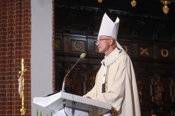 Kazanie arcybiskupa Galbasa. Ostrzegł Nawrockiego przed lizusami