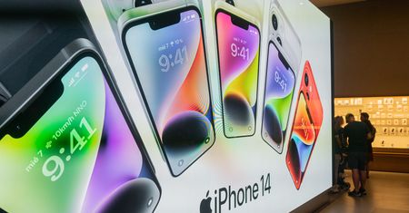 Jak sprzedaje się iPhone 14 w porównaniu z iPhone'em 13? Oj, możecie się zdziwić
